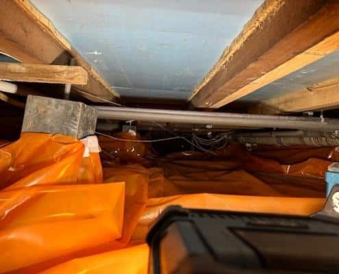 Kruipruimte ventilatie gaat schimmels tegen in Nuenen