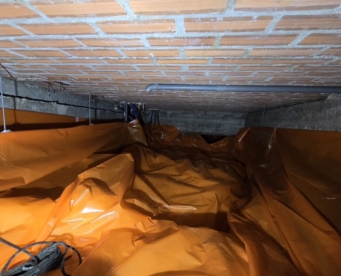 Kruipruimte ventilatie gaat schimmels tegen in Eindhoven