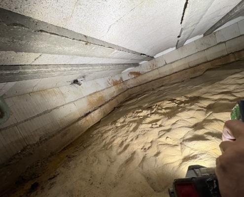 Kruipruimte ventilatie gaat schimmels tegen in Oisterwijk