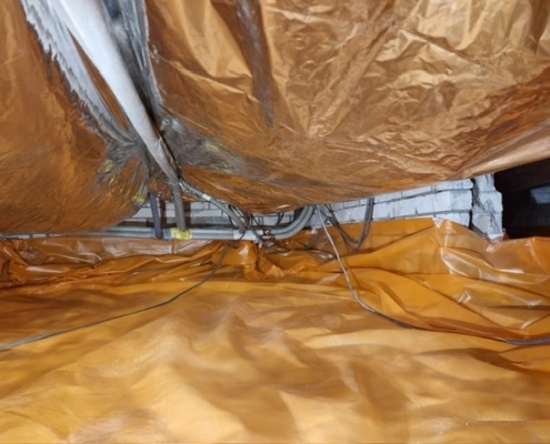 Kruipruimte ventilatie gaat schimmels tegen in Uitgeest