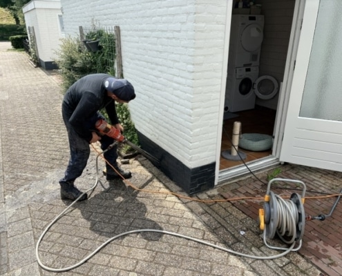 Kruipruimte ventilatie gaat schimmels tegen in Gendt